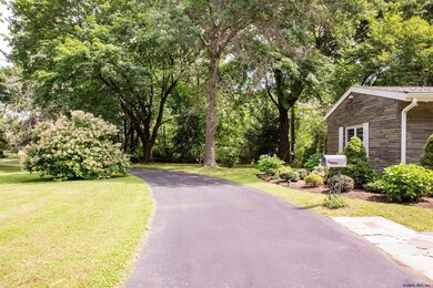 29 Spring Street Rd, Albany, NY 12211 - photo 6