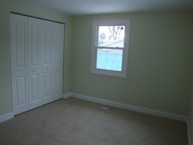 129 Toro Cir, Carpentersville, IL 60110 - photo 7