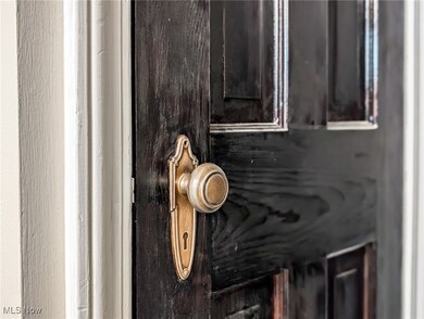 4117 Silsby Rd, Cleveland, OH 44118 - photo 5