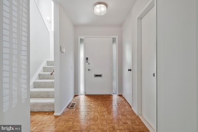 1526 Park Glen Ct, Reston, VA 20190 - photo 4