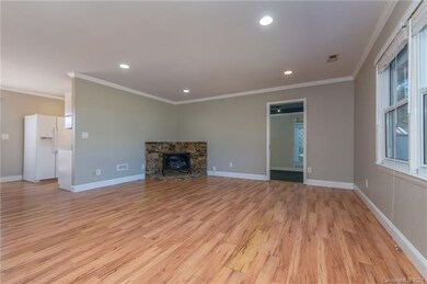 108 Joanne Ln, Hendersonville, NC 28792 - photo 3