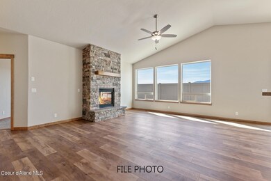 1232PickeralAve-4