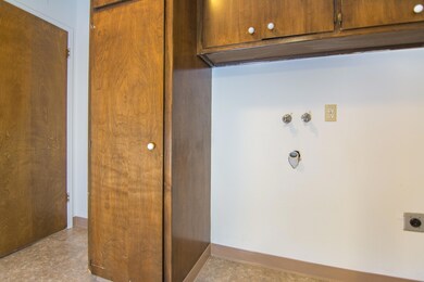 970 Linda Ln, Redding, CA 96002 - photo 5