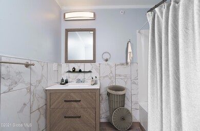 10 Hall Place unit 3, Albany, NY 12210 - photo 6