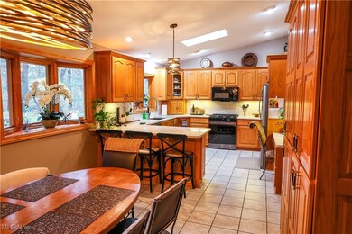 6585 Strathmore Dr, Cleveland, OH 44125 - photo 7