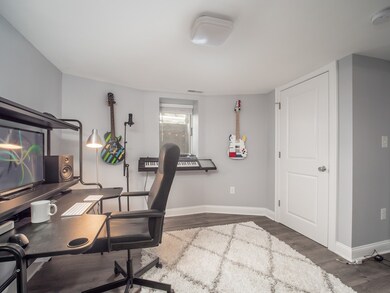 119 W Adams St unit 1, Somerville, MA 02144 - photo 4