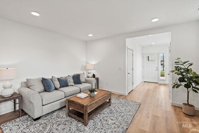 11200 Bluefield Dr unit 11/11, Caldwell, ID 83605 - photo 2