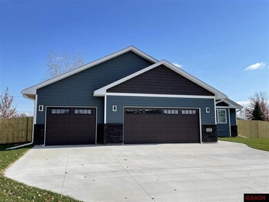 425 Woodhaven Ln, Mankato, MN 56001 - photo 3