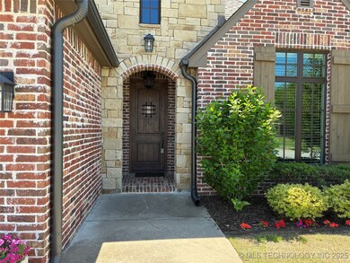 Welcome Home ! note brick entry way