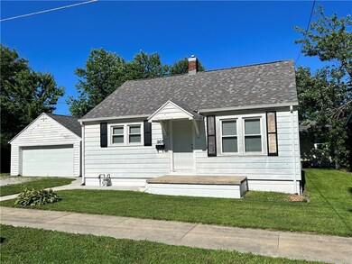 307 N Cherry St, Effingham, IL 62401 - photo 2