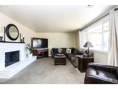 2375 Palmer Ave, Eugene, OR 97401 - photo 2