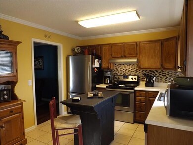 303 Southview Dr, Shelbyville, TN 37160 - photo 6