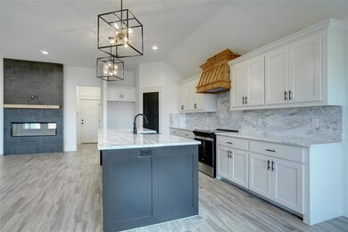 805 Rodgers Ave, Godley, TX 76044 - photo 6