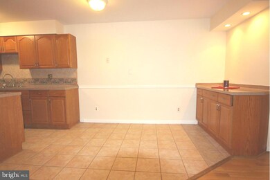 8231 Kings Charter Ln unit L, Springfield, VA 22152 - photo 7
