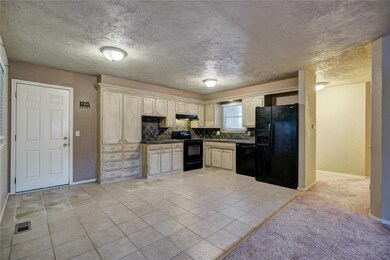 4104 NW 55th St, Oklahoma City, OK 73112 - photo 3