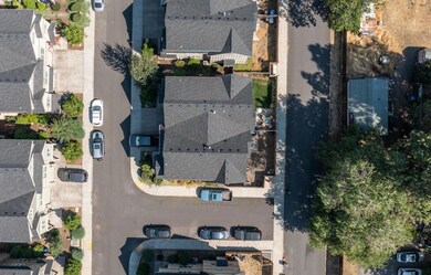 1056 SE Leonel Ln, Bend, OR 97702 - photo 4