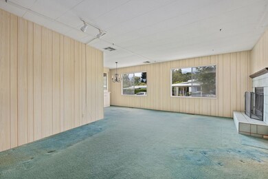 06 - Living Room