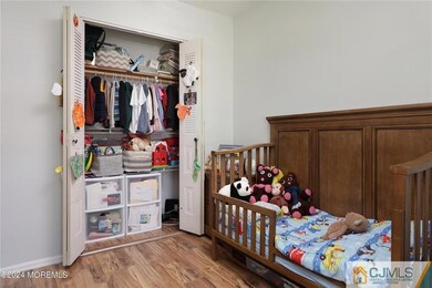 225 Yorkshire Ct, Old Bridge, NJ 08857 - photo 6