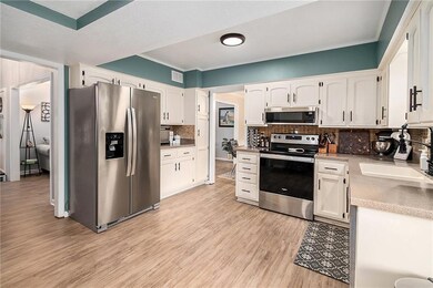 10217 Noland Rd, Lenexa, KS 66215 - photo 4