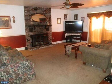 345 Walnut Ave, Gloucester City, NJ 08030 - photo 3