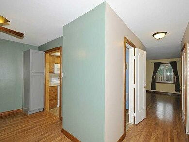 8519 Canterbury Square W, Indianapolis, IN 46260 - photo 2