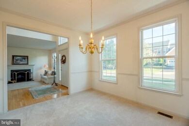 7716 White Willow Ct, Springfield, VA 22153 - photo 4