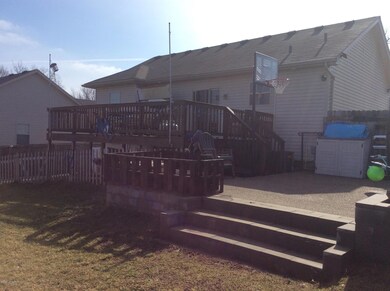 134 Gentry Ln, Mount Washington, KY 40047 - photo 2