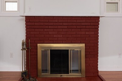 206 Marsden St, Springfield, MA 01109 - photo 6