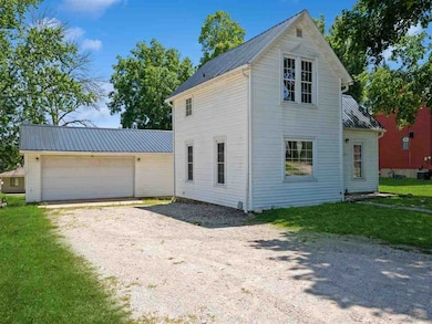 321 3rd St S, Coggon, IA 52218 - photo 3