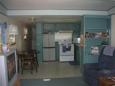 556 Central St unit 25, Leominster, MA 01453 - photo 2