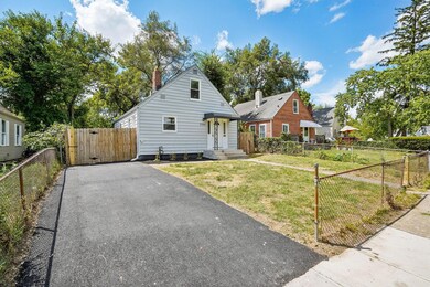 2-web-or-mls-2261-delbert-rd