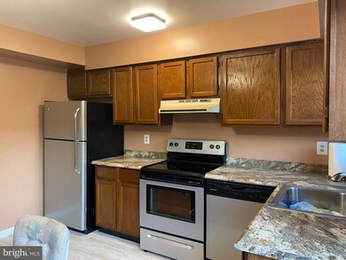 6806 Hawthorne St, Hyattsville, MD 20785 - photo 2