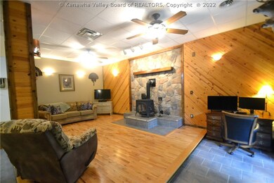 110 Mannon Dr, Alum Creek, WV 25003 - photo 5