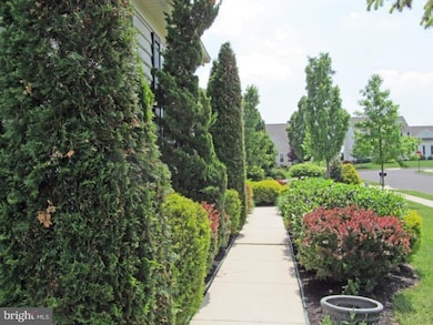 1049 Broadleaf Cir, Royersford, PA 19468 - photo 4