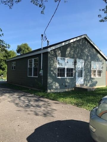 35289 N Green Bay Rd, Waukegan, IL 60085 - photo 3