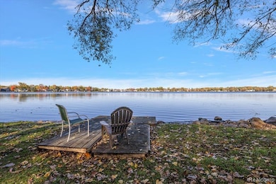 44800 Bayview Dr unit 33, Novi, MI 48377 - photo 4