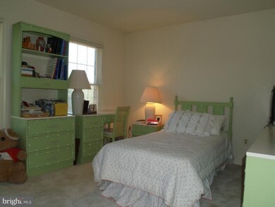 10936 Bloomingdale Dr, Rockville, MD 20852 - photo 7