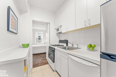 Schwab House unit 15OE, New York, NY 10023 - photo 3