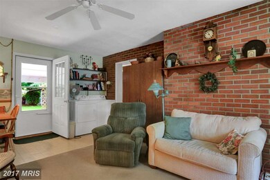 18627 Crestwood Dr, Hagerstown, MD 21742 - photo 7