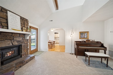 17786 S Santa fe St, Mounds, OK 74047 - photo 4