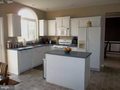 408 Crestwood Ln, Downingtown, PA 19335 - photo 6