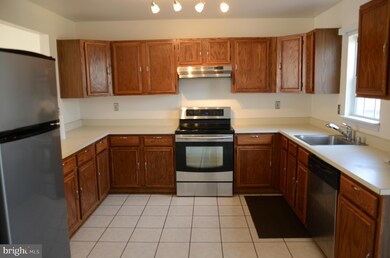 2513 Ambling Cir, Crofton, MD 21114 - photo 2