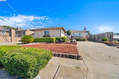 677 Fairway St, Hayward, CA 94544 - photo 2