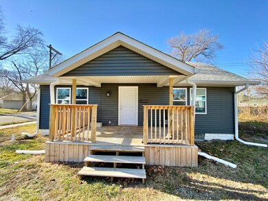 1704 W 15th St, Anderson, IN 46016 - photo 2