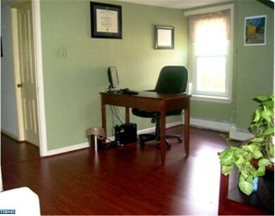 227 W Baltimore Ave, Lansdowne, PA 19050 - photo 7