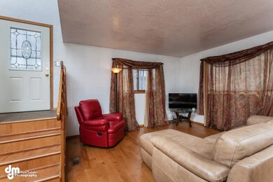 7988 Moose Run Circle-large-017-Living R