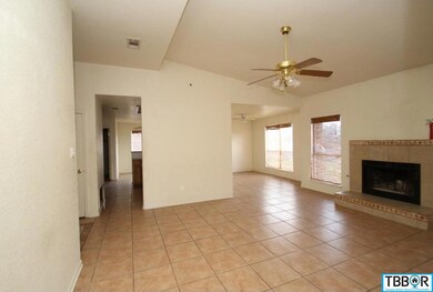 606 Alfred Dr, Copperas Cove, TX 76522 - photo 2