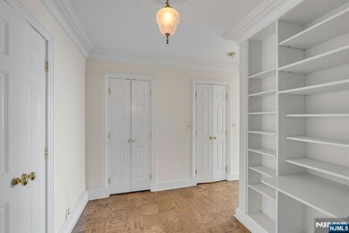 The Colony unit 23C, Fort Lee, NJ 07024 - photo 3