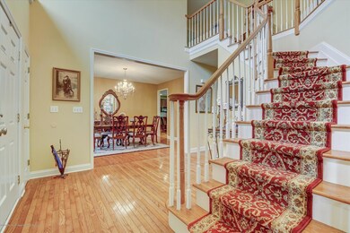Two story Foye