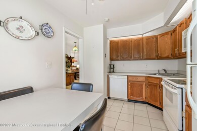 18B Benjamin Franklin Dr, Monroe Township, NJ 08831 - photo 7